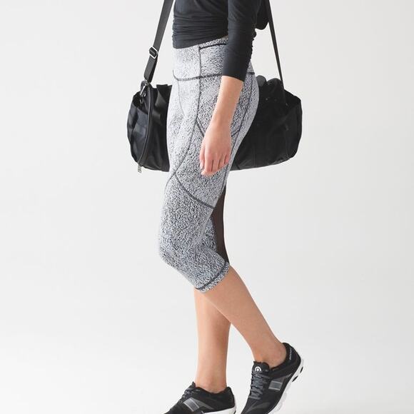 LULULEMON Outrun Crop Legging Power Luxtreme 6 - Picture 11 of 12